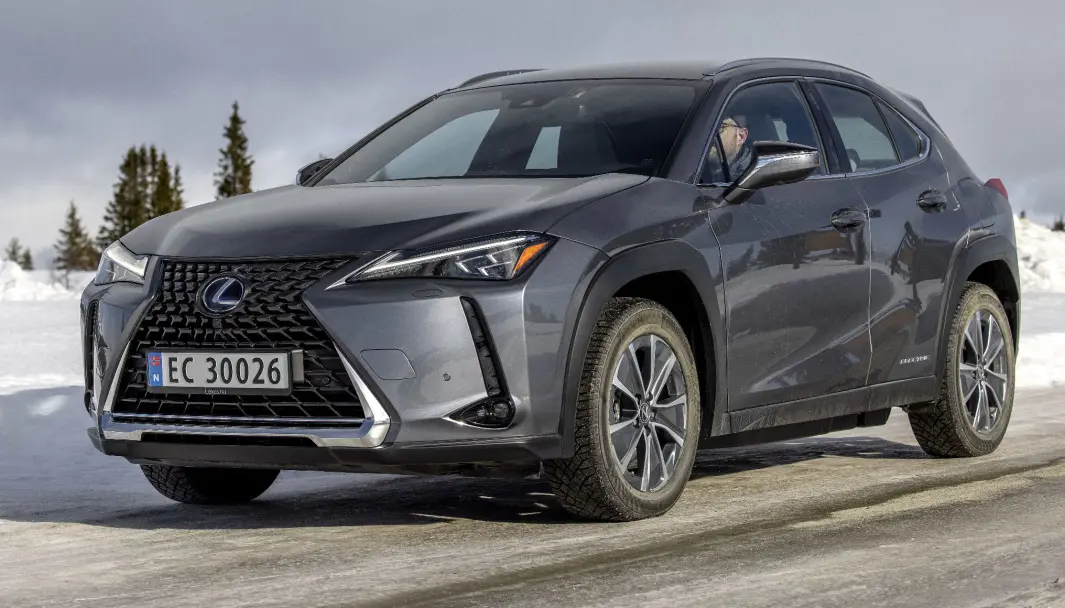 BILLIGERE: Takket være gunstigere valutakurser, og i møte med tøffere konkurranse, setter Lexus prisene ned på sin elbil, UX 300e. BILLIGERE: Takket være gunstigere valutakurser, og i møte med tøffere konkurranse, setter Lexus prisene ned på sin elbil, UX 300e.