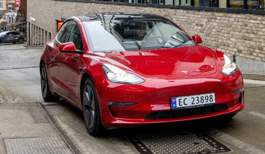Tesla kutter prisen på Model 3