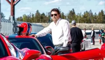 <span class="font-weight-bold" data-lab-font_weight_desktop="font-weight-bold">FERRARI-RITTET:</span> Leif Lødeng har slitt mer Ferrari enn de fleste og føler seg hjemme når han kan kjøre italienerne på offentlig vei eller på lukket racingbane. <span class="font-weight-bold" data-lab-font_weight_desktop="font-weight-bold">FERRARI-RITTET:</span> Leif Lødeng har slitt mer Ferrari enn de fleste og føler seg hjemme når han kan kjøre italienerne på offentlig vei eller på lukket racingbane.