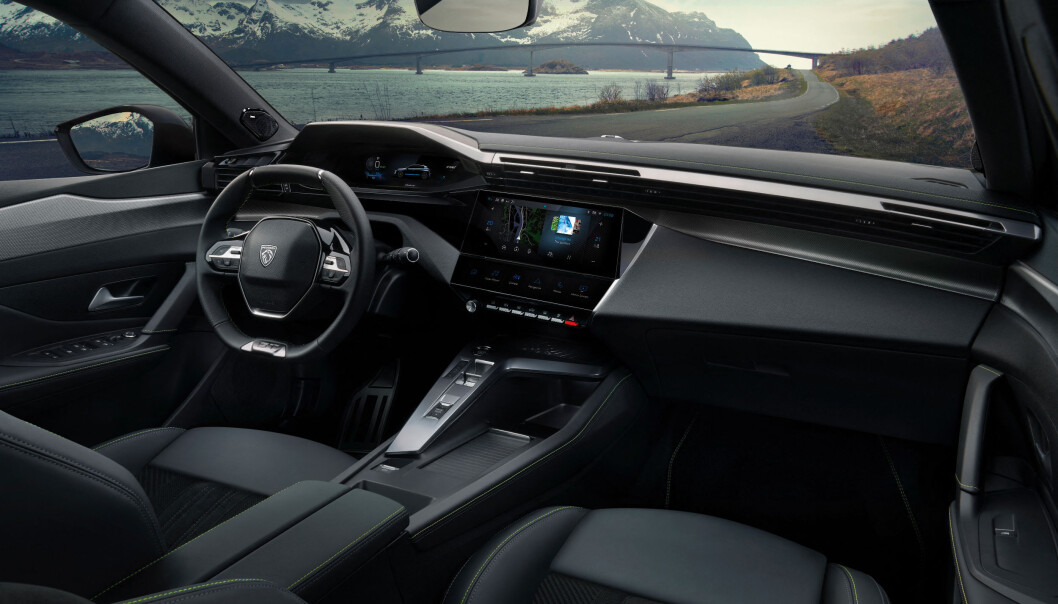 UNIKT: Peugeot-interiørene er noe helt for seg selv i bilverdenen. i-Cockpit med lite, sporty ratt og instrumentene i siktlinjen er blitt et av den franske bilprodusentens kjennemerker. UNIKT: Peugeot-interiørene er noe helt for seg selv i bilverdenen. i-Cockpit med lite, sporty ratt og instrumentene i siktlinjen er blitt et av den franske bilprodusentens kjennemerker.