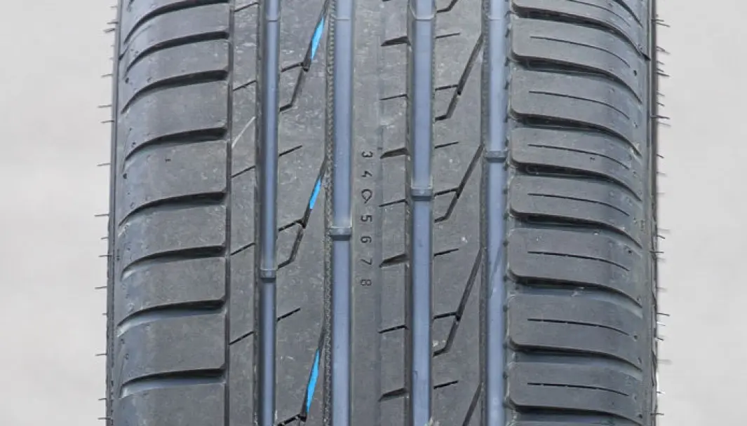 FESTBREMS: Nokian-dekket har ikke de beste bremselengdene. FESTBREMS: Nokian-dekket har ikke de beste bremselengdene.