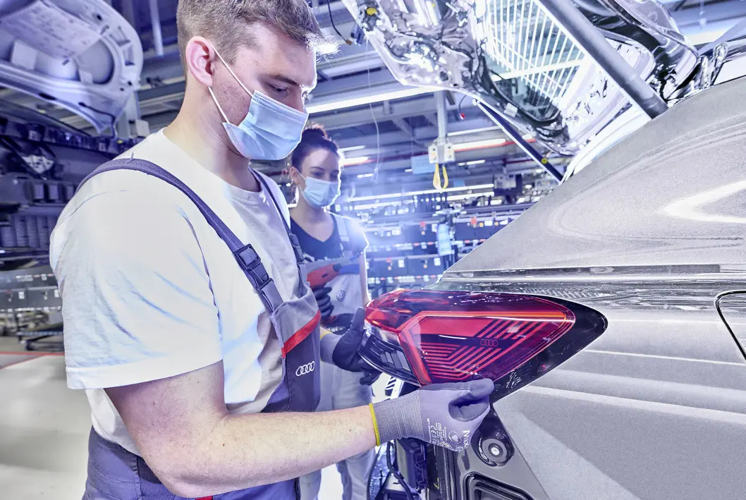 MÅ STANSE: Krigen i Ukraina fører til stans hos bilprodusenter over hele Europa. MÅ STANSE: Krigen i Ukraina fører til stans hos bilprodusenter over hele Europa.