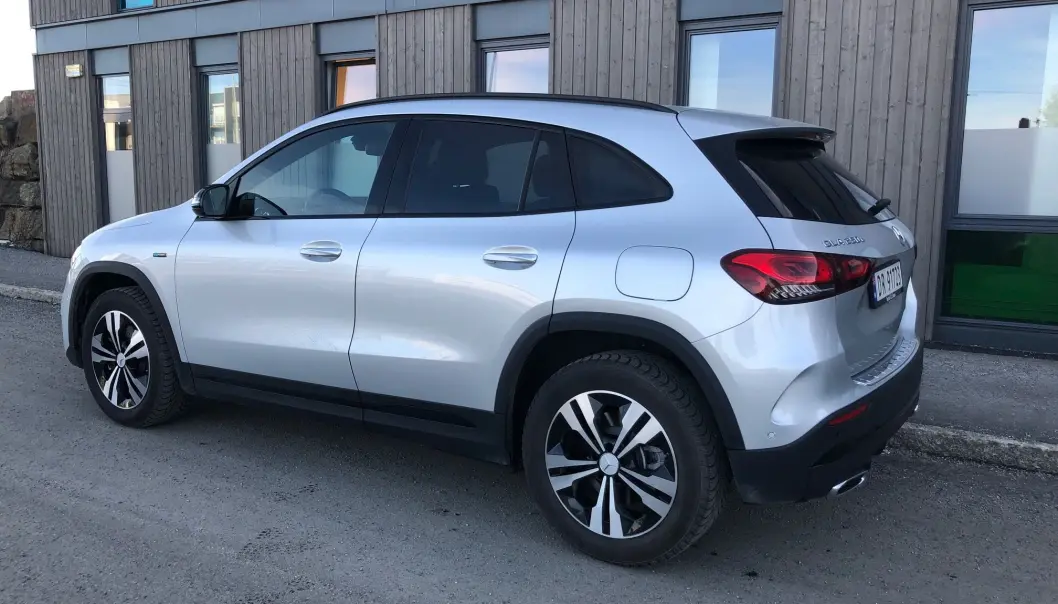 <span class=" font-weight-bold" data-lab-font_weight_desktop="font-weight-bold">MER B ENN A:</span> Modellbetegnelsen GLA tilsier at dette er en A-klasse med litt SUV-preg. Men dette er utvilsomt en B-klasse med litt SUV-preg- <span class=" font-weight-bold" data-lab-font_weight_desktop="font-weight-bold">MER B ENN A:</span> Modellbetegnelsen GLA tilsier at dette er en A-klasse med litt SUV-preg. Men dette er utvilsomt en B-klasse med litt SUV-preg-