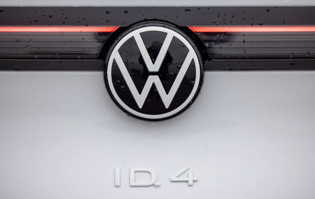 MER AV DETTE: Volkswagen trapper opp elbil-produksjonen, samtidig som 60 prosent av modellene med forbrenningsmotor skal skrotes. MER AV DETTE: Volkswagen trapper opp elbil-produksjonen, samtidig som 60 prosent av modellene med forbrenningsmotor skal skrotes.
