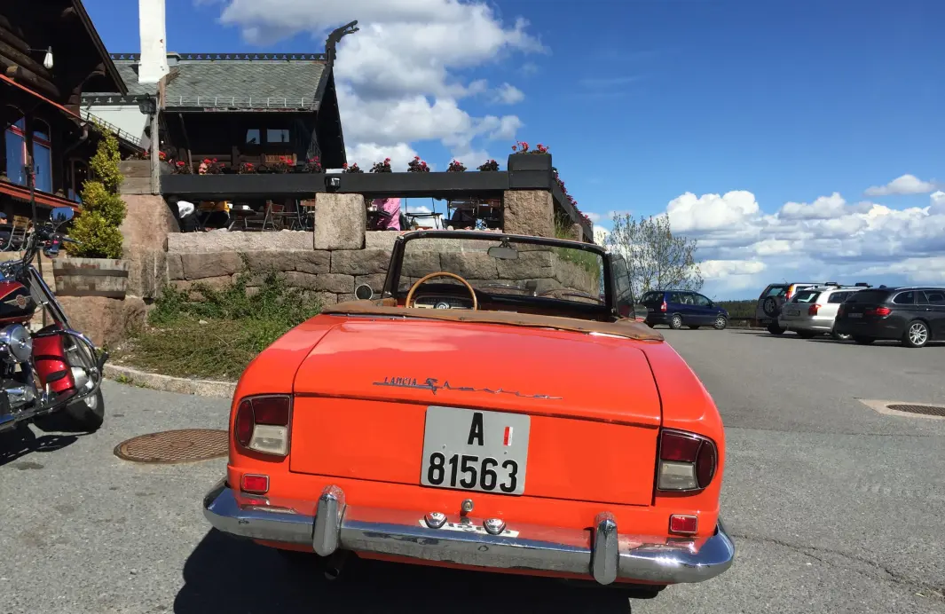 <span class="font-weight-bold" data-lab-font_weight_desktop="font-weight-bold">BAKENFOR: </span>Frognerseteren restaurant er blant turmålene som Gunnar Torsvik bruker som unnskyldning for å lufte sin Lancia. <span class="font-weight-bold" data-lab-font_weight_desktop="font-weight-bold">BAKENFOR: </span>Frognerseteren restaurant er blant turmålene som Gunnar Torsvik bruker som unnskyldning for å lufte sin Lancia.