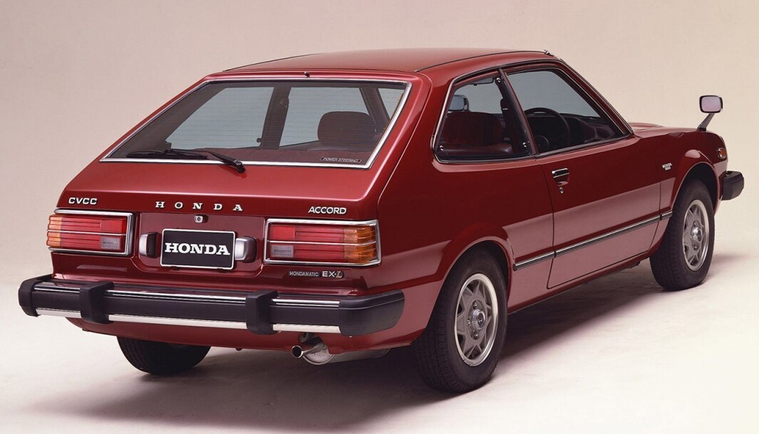 <span class="font-weight-bold" data-lab-font_weight_desktop="font-weight-bold">NORGESFAVORITTER: </span>Honda Civic og Accord var svært populære her i landet på slutten av 1970-tallet og i starten av 1980-åra. Design, utstyr og personlig vinklet markedsføring – signert importør Hanne Skotvedt – skapte entusiasme i befolkningen. <span class="font-weight-bold" data-lab-font_weight_desktop="font-weight-bold">NORGESFAVORITTER: </span>Honda Civic og Accord var svært populære her i landet på slutten av 1970-tallet og i starten av 1980-åra. Design, utstyr og personlig vinklet markedsføring – signert importør Hanne Skotvedt – skapte entusiasme i befolkningen.