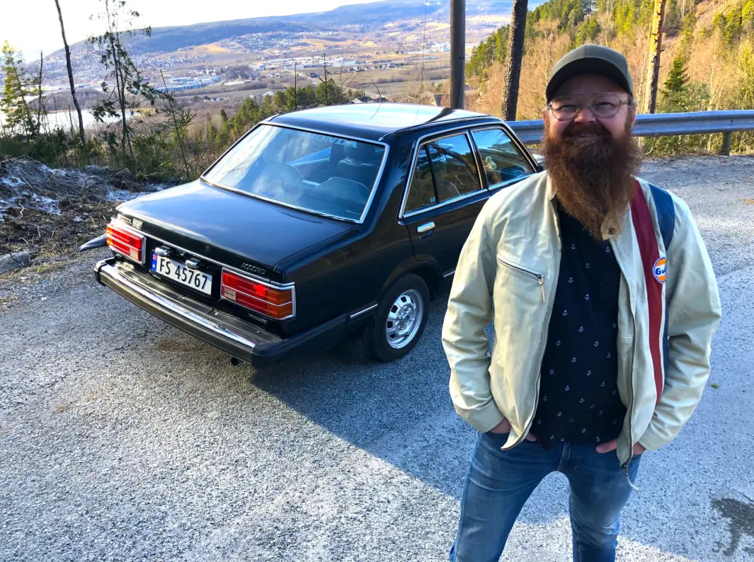 <span class="font-weight-bold" data-lab-font_weight_desktop="font-weight-bold">HEISATUR:</span> Stian Krølle Røste finner snasne turveier rett utenfor hustrappa i Lier i Buskerud. Fjøringa på den mer enn 40 år gamle Hondaen virker som en tøymykner på humper og svinger. <span class="font-weight-bold" data-lab-font_weight_desktop="font-weight-bold">HEISATUR:</span> Stian Krølle Røste finner snasne turveier rett utenfor hustrappa i Lier i Buskerud. Fjøringa på den mer enn 40 år gamle Hondaen virker som en tøymykner på humper og svinger.