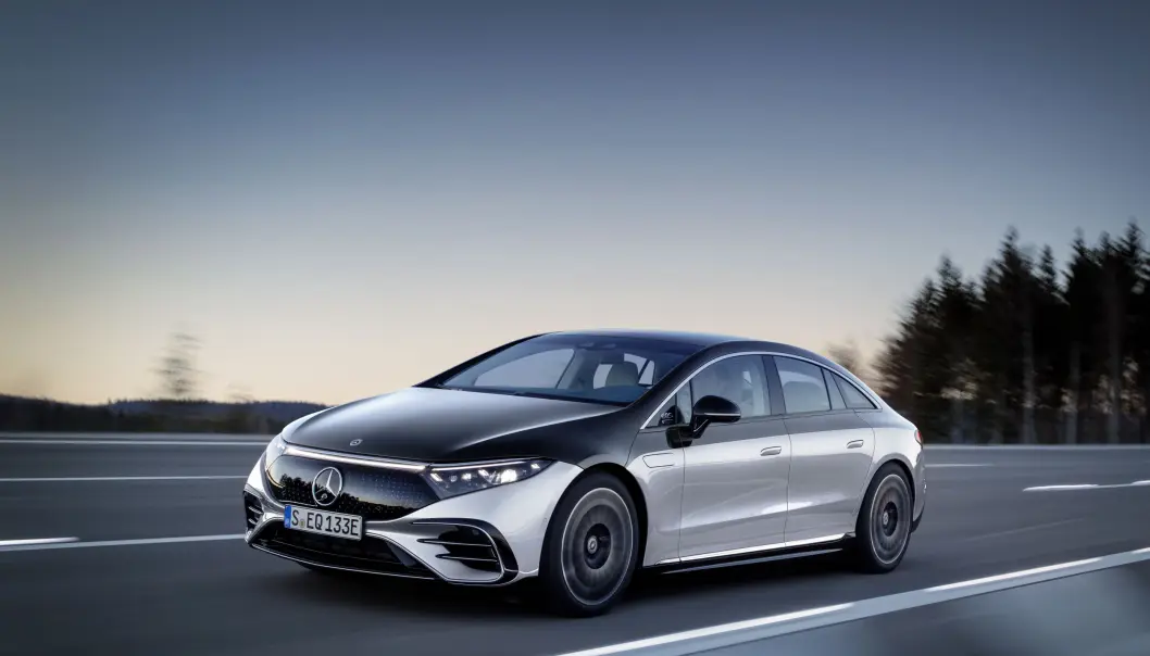 <span class="font-weight-bold" data-lab-font_weight_desktop="font-weight-bold">GLIR GJENNOM LUFTEN: </span>Med en luftmotstandskoeffisient på sensasjonelle 0,20, er Mercedes EQS verdens mest aerodynamiske produksjonsbil. <span class="font-weight-bold" data-lab-font_weight_desktop="font-weight-bold">GLIR GJENNOM LUFTEN: </span>Med en luftmotstandskoeffisient på sensasjonelle 0,20, er Mercedes EQS verdens mest aerodynamiske produksjonsbil.