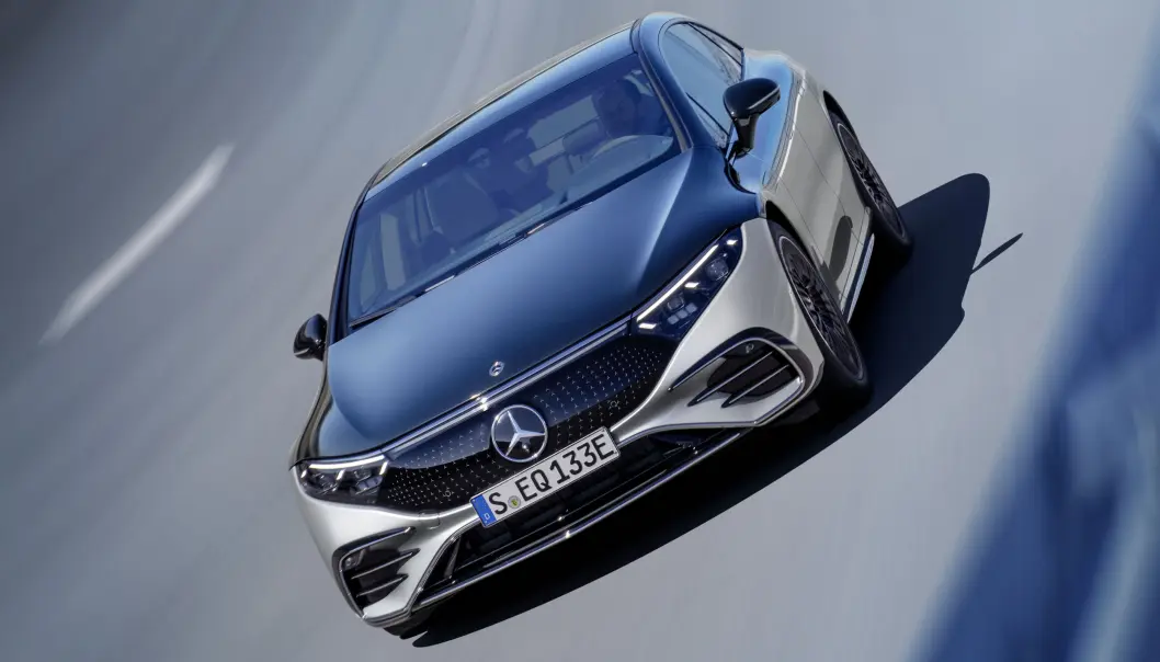 LEGGER LISTEN HØYT: Mercedes-Benz har ikke overlatt noe til tilfeldighetene når de lanserer sitt elektriske flaggskip. LEGGER LISTEN HØYT: Mercedes-Benz har ikke overlatt noe til tilfeldighetene når de lanserer sitt elektriske flaggskip.