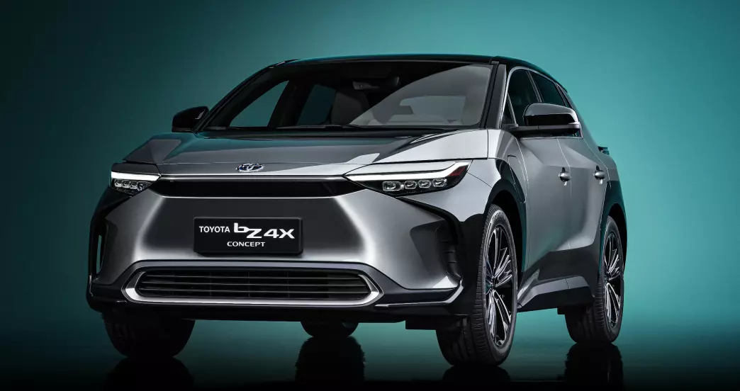 <span class="font-weight-bold" data-lab-font_weight_desktop="font-weight-bold">KOMMER I 2022:</span> Toyota har snart klar sin første batterielektriske bil.