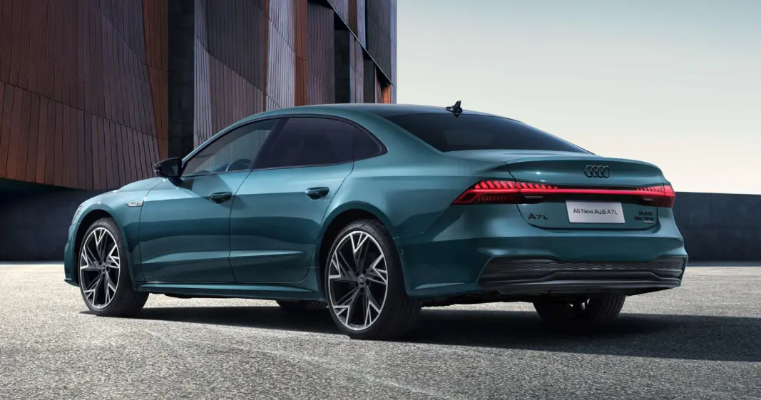<span class=" font-weight-bold" data-lab-font_weight_desktop="font-weight-bold">KURIØS:</span> Audi A7L er en typisk Kina-spesifikk ekstra-lang modell for folk som har bil for å oppholde seg i baksetet - for oss, en kuriositet. <span class=" font-weight-bold" data-lab-font_weight_desktop="font-weight-bold">KURIØS:</span> Audi A7L er en typisk Kina-spesifikk ekstra-lang modell for folk som har bil for å oppholde seg i baksetet - for oss, en kuriositet.
