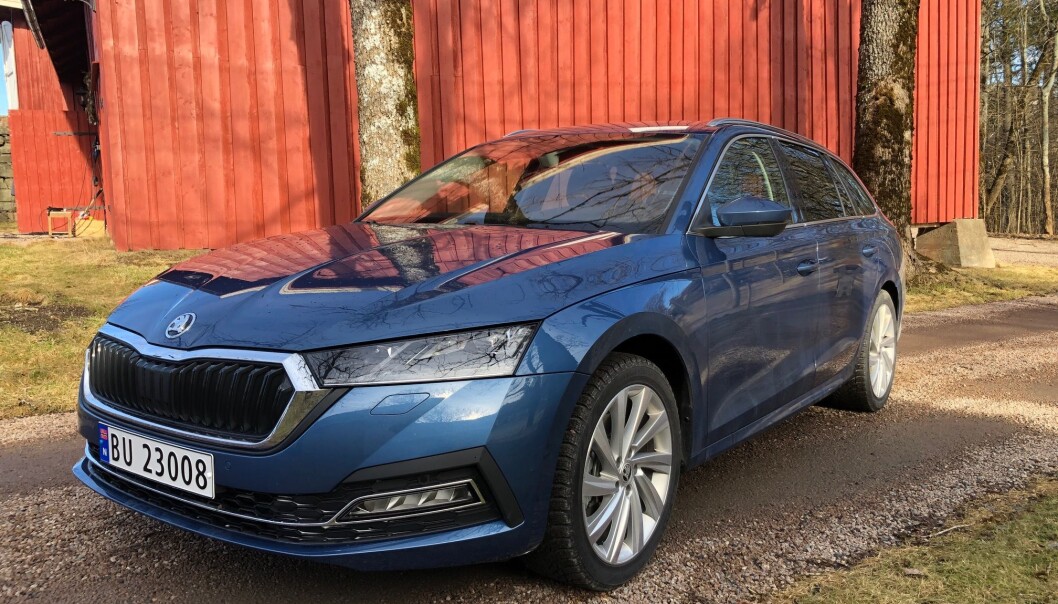 <span class=" font-weight-bold" data-lab-font_weight_desktop="font-weight-bold">SAMME PROBLEM:</span> Nye Skoda Octavia har samme førerstøtteteknologi som de andre andre nyeste bilene i VW-konsernet – og dermed de samme problemene med fartsholderen. <span class=" font-weight-bold" data-lab-font_weight_desktop="font-weight-bold">SAMME PROBLEM:</span> Nye Skoda Octavia har samme førerstøtteteknologi som de andre andre nyeste bilene i VW-konsernet – og dermed de samme problemene med fartsholderen.