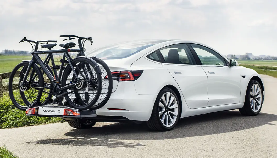 FORVIRRING: Plutselig er ikke lenger tilhengerfeste tilgjengelig for bestilling på Teslas nettside. Det kan likevel bestilles fra forhandler, men hvor lenge? FORVIRRING: Plutselig er ikke lenger tilhengerfeste tilgjengelig for bestilling på Teslas nettside. Det kan likevel bestilles fra forhandler, men hvor lenge?
