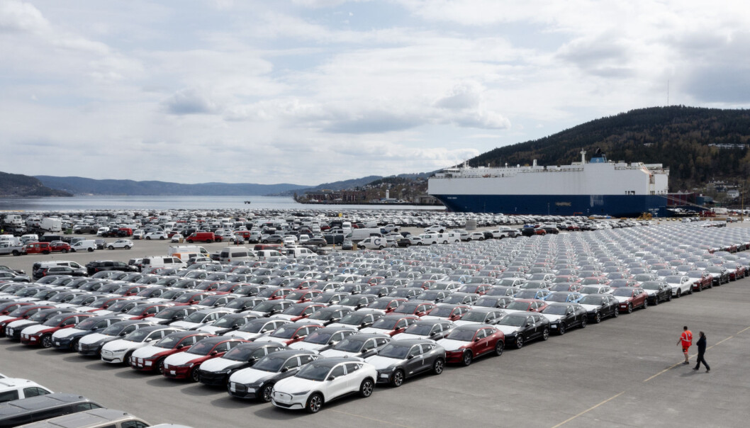 MER AV DETTE: Ford Mustang Mach-E-biler i hundretall på havna i Drammen. Flere kommer. MER AV DETTE: Ford Mustang Mach-E-biler i hundretall på havna i Drammen. Flere kommer.