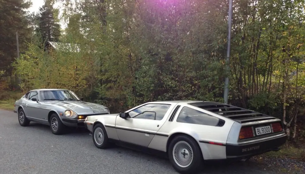 <span class="font-weight-bold" data-lab-font_weight_desktop="font-weight-bold">SNUSE PÅ HVERANDRE: </span>Et nokså ufarlig møte mellom Henrik Scott Forsbergs DeLorean og en Datsun Z. <span class="font-weight-bold" data-lab-font_weight_desktop="font-weight-bold">SNUSE PÅ HVERANDRE: </span>Et nokså ufarlig møte mellom Henrik Scott Forsbergs DeLorean og en Datsun Z.