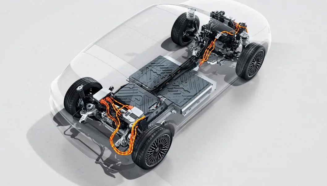 <span class=" font-weight-bold" data-lab-font_weight_desktop="font-weight-bold">AVANSERT:</span> Slik ser det ut under skaller i en EQA med en elmotor på hver aksel, batteripakke i bunn og firehjulsdrift. <span class=" font-weight-bold" data-lab-font_weight_desktop="font-weight-bold">AVANSERT:</span> Slik ser det ut under skaller i en EQA med en elmotor på hver aksel, batteripakke i bunn og firehjulsdrift.