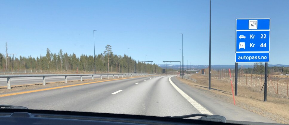 GØY PÅ LANDET: På motorveiene utenfor bystrøk får du vite prisene. Her fra den nye motorveien ved Elverum.