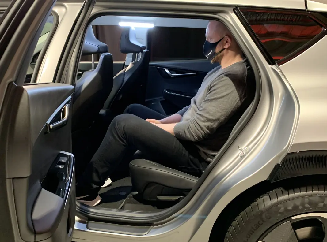 <span class=" font-weight-bold" data-lab-font_weight_desktop="font-weight-bold">GOD KLARING: </span>Man skal være temmelig høy før den fallende taklinjen blir noen utfordring. <span class=" font-weight-bold" data-lab-font_weight_desktop="font-weight-bold">GOD KLARING: </span>Man skal være temmelig høy før den fallende taklinjen blir noen utfordring.