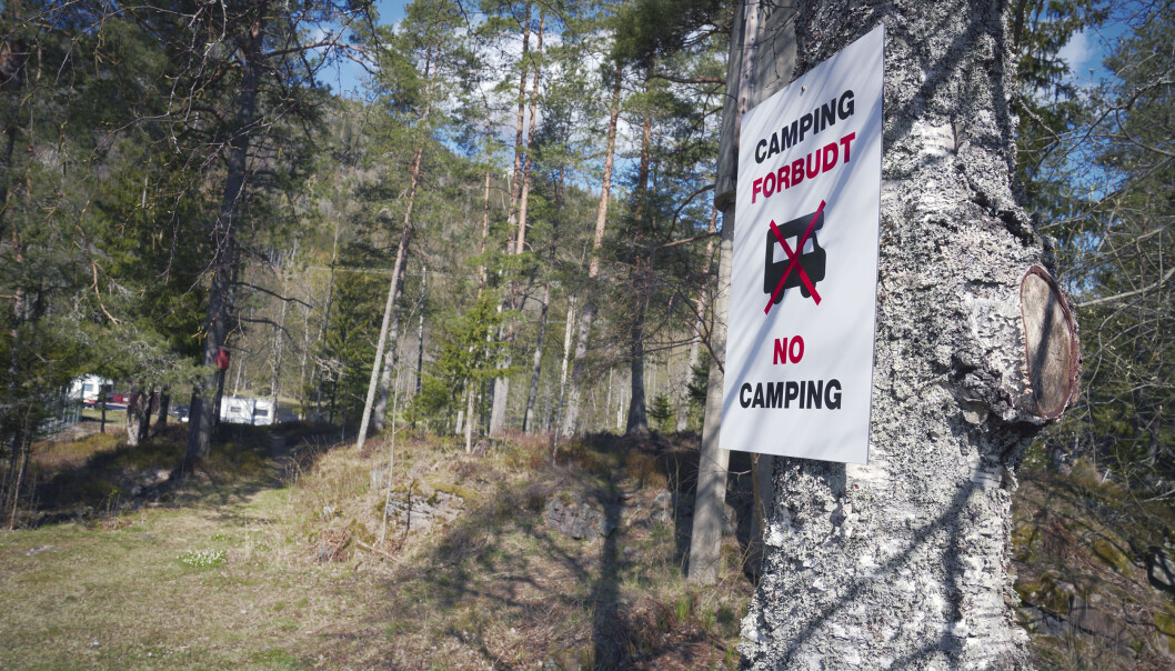 KLAR MELDING, ELLER…? Allemannsretten gjelder uavhengig av hvem som er grunneier, men det finnes noen regler du må forholde deg til hvis du vil campe. KLAR MELDING, ELLER…? Allemannsretten gjelder uavhengig av hvem som er grunneier, men det finnes noen regler du må forholde deg til hvis du vil campe.