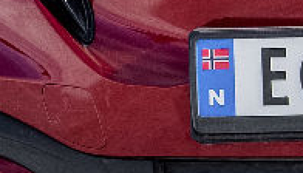 ELBIL-SKILT? Ikke bare elbiler har registreringsnummer som begynner med E. ELBIL-SKILT? Ikke bare elbiler har registreringsnummer som begynner med E.