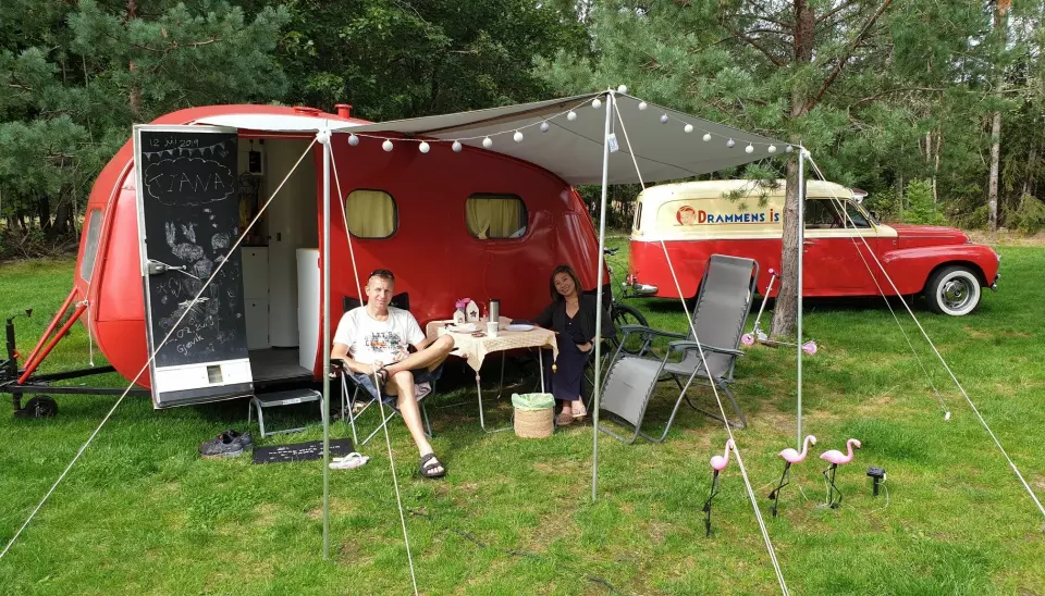 FESTSTEMING: Medlemmene i Norsk Veteran Camping setter farge på enhver campingplass. Her fra ert tidligere treff.