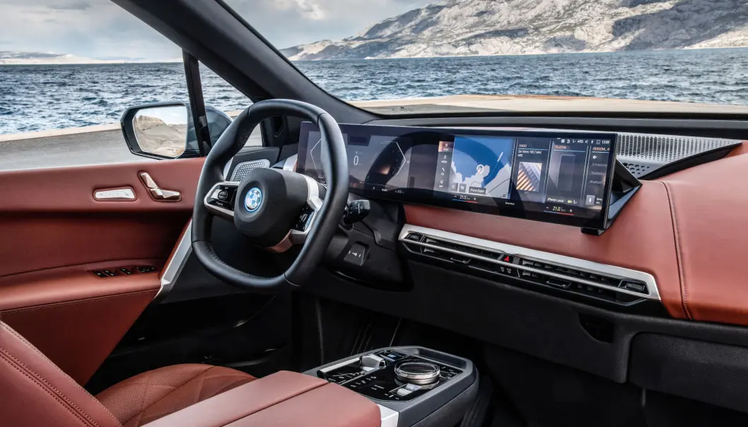 <span class=" font-weight-bold" data-lab-font_weight_desktop="font-weight-bold">ATTRAKTIVT:</span> Denne førerplassen er det mange som ønsker seg. Interessen rundt BMWs nye SUV er svært høy. <span class=" font-weight-bold" data-lab-font_weight_desktop="font-weight-bold">ATTRAKTIVT:</span> Denne førerplassen er det mange som ønsker seg. Interessen rundt BMWs nye SUV er svært høy.