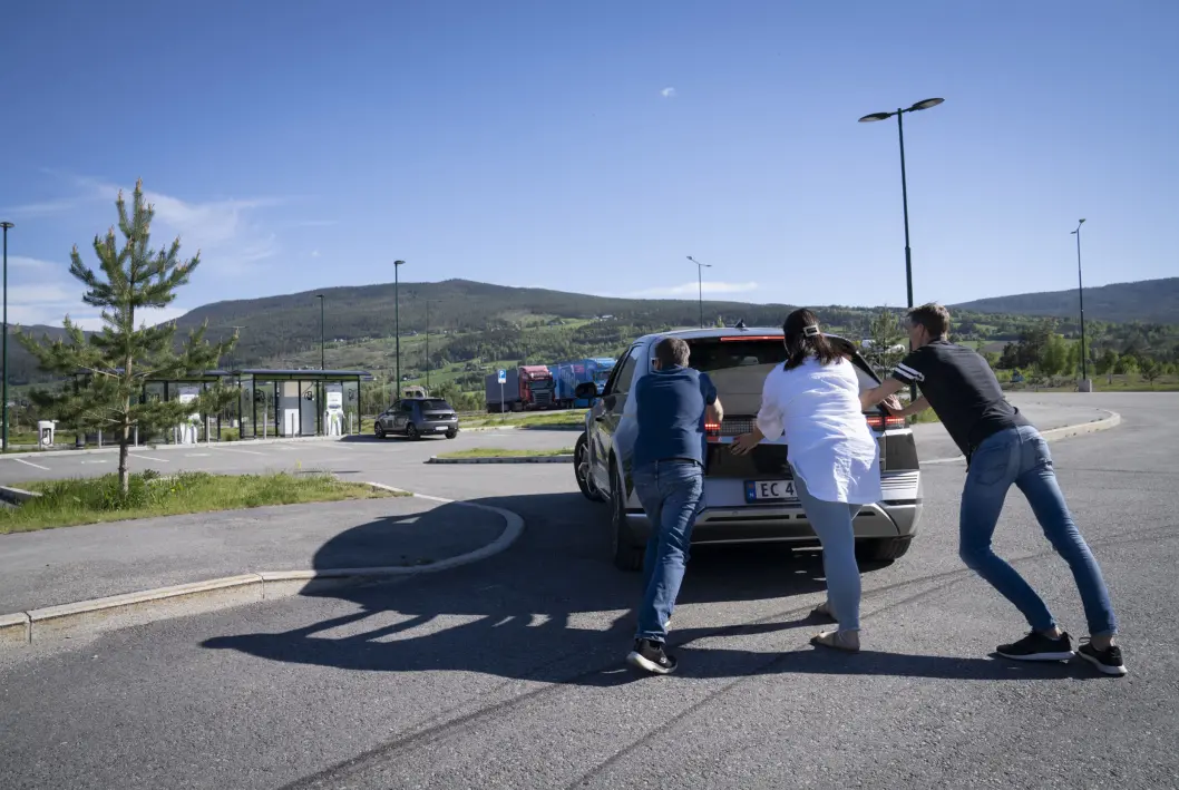 HIT, MEN IKKE LENGRE: Nye Ioniq 5 fra Hyundai vippet såvidt over 500 km. Men da var det også helt slutt… HIT, MEN IKKE LENGRE: Nye Ioniq 5 fra Hyundai vippet såvidt over 500 km. Men da var det også helt slutt…
