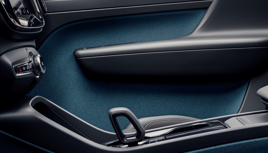 <span class=" font-weight-bold" data-lab-font_weight_desktop="font-weight-bold">GIRER OPP: </span>Volvo har vært de ivrigste til å gi girvelgerne en renessanse. I nye C40 er de gjennomsiktige. <span class=" font-weight-bold" data-lab-font_weight_desktop="font-weight-bold">GIRER OPP: </span>Volvo har vært de ivrigste til å gi girvelgerne en renessanse. I nye C40 er de gjennomsiktige.