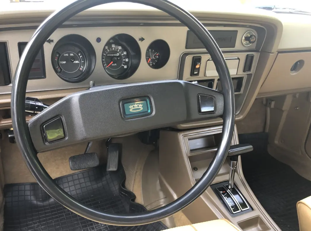 <span class="font-weight-bold" data-lab-font_weight_desktop="font-weight-bold">RATTATATA: </span>Ivar Andersen mener tredje generasjon Toyota Corolla var en klar forbedring. Han vet hva han snakker om: han eier både denne 1979-modellen og modellen før. <span class="font-weight-bold" data-lab-font_weight_desktop="font-weight-bold">RATTATATA: </span>Ivar Andersen mener tredje generasjon Toyota Corolla var en klar forbedring. Han vet hva han snakker om: han eier både denne 1979-modellen og modellen før.