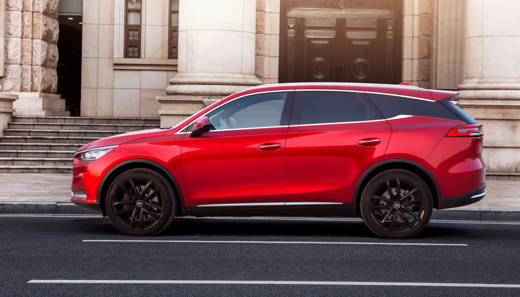STOR: Firehjulsdrift, sju seter og ny batteriteknologi kjennetegner BYD Tang. Nå kommer den på norske veier. STOR: Firehjulsdrift, sju seter og ny batteriteknologi kjennetegner BYD Tang. Nå kommer den på norske veier.