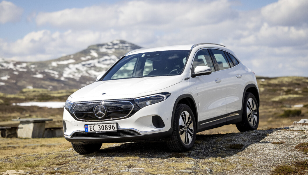 <span class=" font-weight-bold" data-lab-font_weight_desktop="font-weight-bold">IMPONERER</span>: Lille Mercedes EQA med firehjulsdrift kan trekke hele 1800 kilo. <span class=" font-weight-bold" data-lab-font_weight_desktop="font-weight-bold">IMPONERER</span>: Lille Mercedes EQA med firehjulsdrift kan trekke hele 1800 kilo.