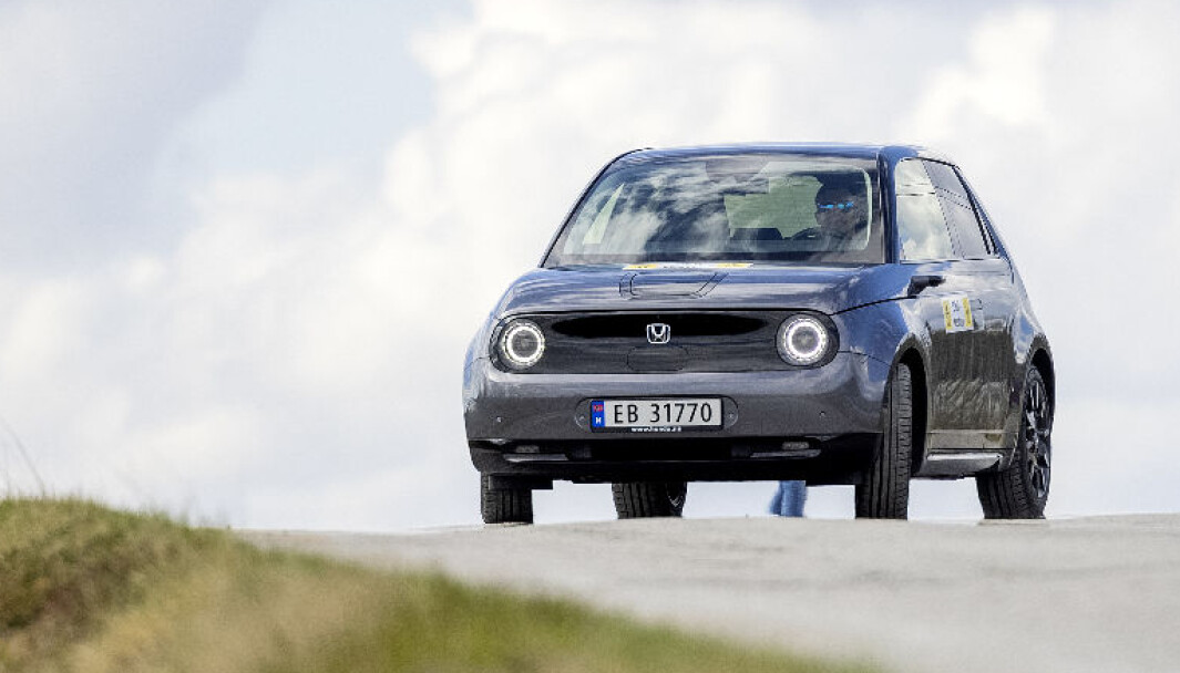 MINDRE SMITTEFARE? I følge Honda skal nye kupéfiltere i blant andre Honda e gi mindre koronarisiko. MINDRE SMITTEFARE? I følge Honda skal nye kupéfiltere i blant andre Honda e gi mindre koronarisiko.