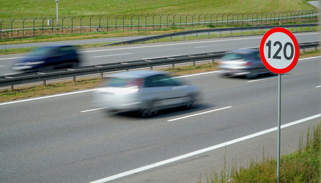 GØNNER PÅ: I dag får Frp flertall i Stortinget for å teste en fartsgrense på 120 km/t på utvalgte strekninger. GØNNER PÅ: I dag får Frp flertall i Stortinget for å teste en fartsgrense på 120 km/t på utvalgte strekninger.