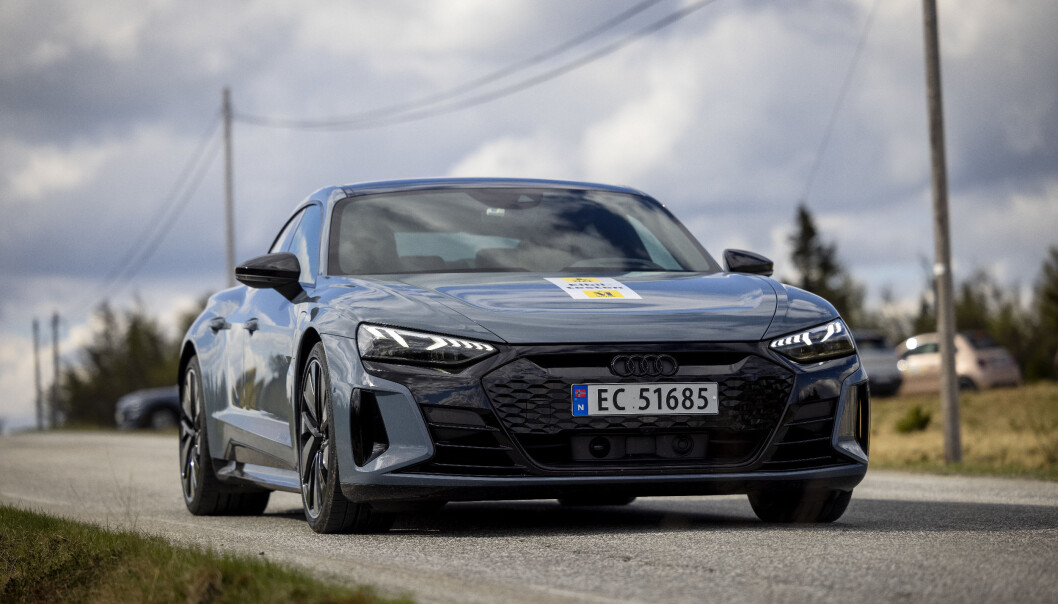 KAN BLI AVGIFTSBELAGT: Opposisjonspartiene vil ha moms på dyre elbiler, som denne Audi e-tron GT. De får støtte av det internasjonale pengefondet. KAN BLI AVGIFTSBELAGT: Opposisjonspartiene vil ha moms på dyre elbiler, som denne Audi e-tron GT. De får støtte av det internasjonale pengefondet.