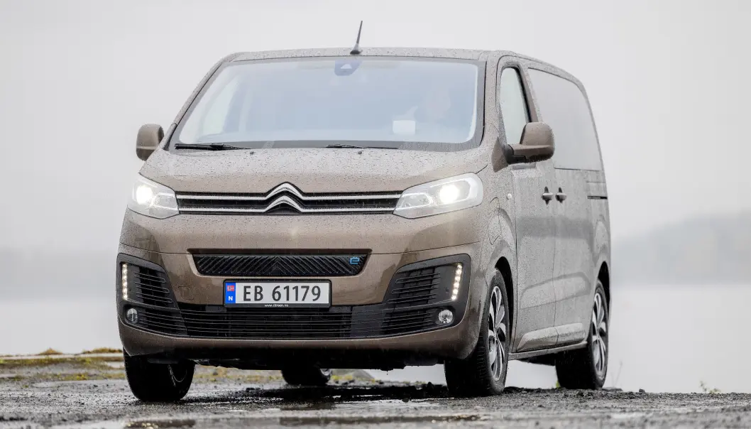 <span class=" font-weight-bold" data-lab-font_weight_desktop="font-weight-bold">TRILLING:</span> Med unntak av den merketypiske fronten, er SpaceTourer prikk lik Peugeot e-Traveller, Toyota Proace Electric og Opel Zafira-e. <span class=" font-weight-bold" data-lab-font_weight_desktop="font-weight-bold">TRILLING:</span> Med unntak av den merketypiske fronten, er SpaceTourer prikk lik Peugeot e-Traveller, Toyota Proace Electric og Opel Zafira-e.
