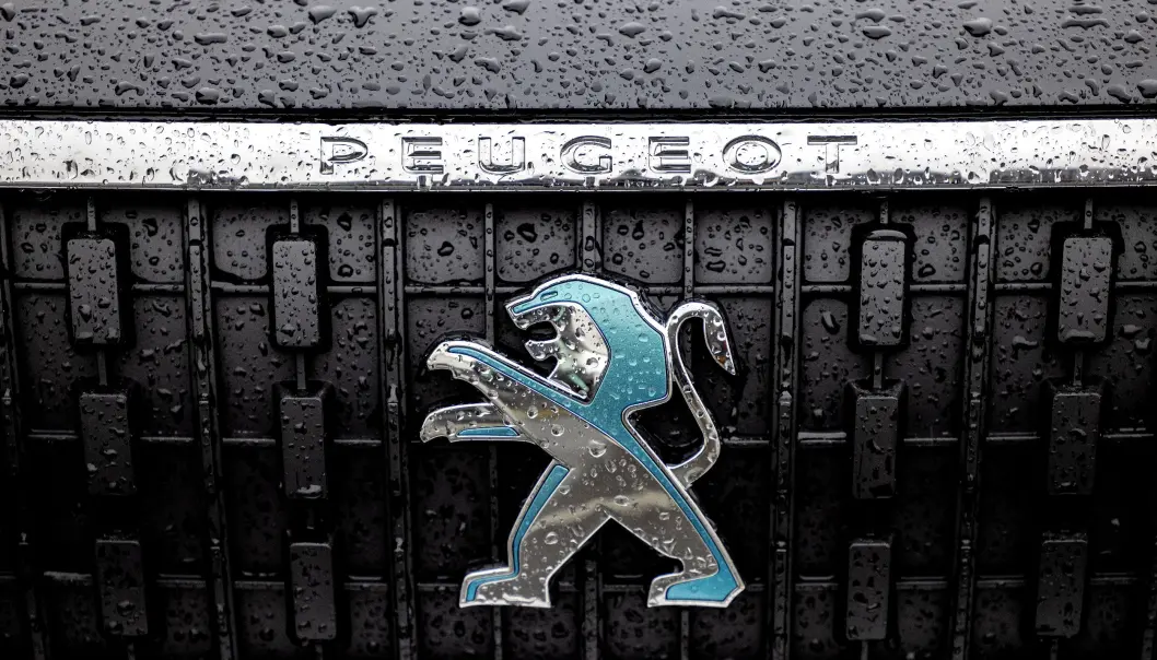 <span class=" font-weight-bold" data-lab-font_weight_desktop="font-weight-bold">LAVT BRØL:</span> Løven til Peugeot pryder griller på en rekke spennende modeller, men på den elektriske versjonen av store e-Traveller mister den litt styrke. <span class=" font-weight-bold" data-lab-font_weight_desktop="font-weight-bold">LAVT BRØL:</span> Løven til Peugeot pryder griller på en rekke spennende modeller, men på den elektriske versjonen av store e-Traveller mister den litt styrke.