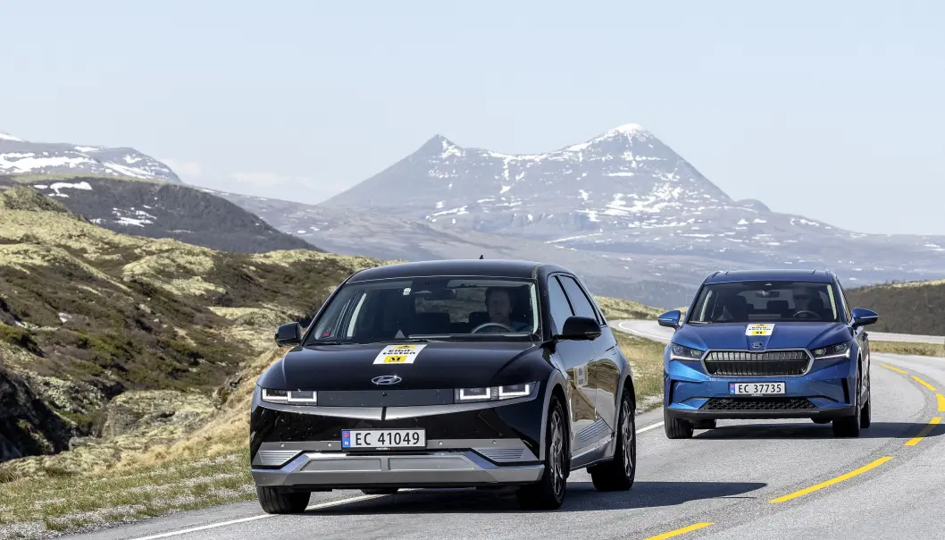 ØKER: Ioniq 5 drar fra Skoda Enyaq med ett testpoeng i den tette kampen blant elbilene. ØKER: Ioniq 5 drar fra Skoda Enyaq med ett testpoeng i den tette kampen blant elbilene.