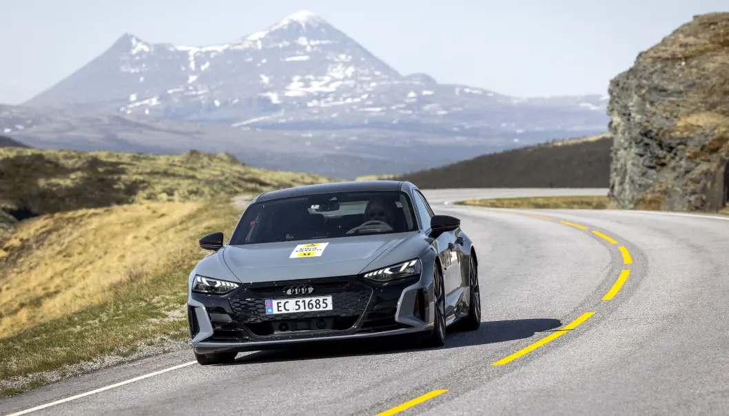 <span class=" font-weight-bold" data-lab-font_weight_desktop="font-weight-bold">KJØREMASKIN: </span>Hvis kjøreglede var et hovedkrav i kåringen av «Årets beste bilkjøp» ville Audi e-tron GT ligget svært godt an. Men pris og praktiske egenskaper er nok viktigere for de fleste. <span class=" font-weight-bold" data-lab-font_weight_desktop="font-weight-bold">KJØREMASKIN: </span>Hvis kjøreglede var et hovedkrav i kåringen av «Årets beste bilkjøp» ville Audi e-tron GT ligget svært godt an. Men pris og praktiske egenskaper er nok viktigere for de fleste.
