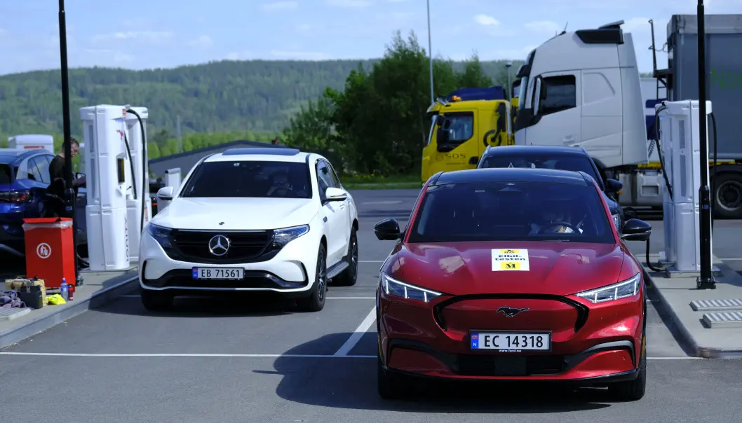 <span class=" font-weight-bold" data-lab-font_weight_desktop="font-weight-bold">NYKOMMER: </span>Ford Mustang Mach-E er en fersking på elbilmarkedet, mens Mercedes EQC har solgt bra i et par år. Forden er best på rekkevidde, men ved ladestolpen er den skuffende. <span class=" font-weight-bold" data-lab-font_weight_desktop="font-weight-bold">NYKOMMER: </span>Ford Mustang Mach-E er en fersking på elbilmarkedet, mens Mercedes EQC har solgt bra i et par år. Forden er best på rekkevidde, men ved ladestolpen er den skuffende.