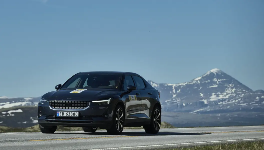 ØKER: Polestar 2, her under den store elbiltesten til NAF og Motor, går nå 3,5 mil lenger i sin rimeligste utgave. ØKER: Polestar 2, her under den store elbiltesten til NAF og Motor, går nå 3,5 mil lenger i sin rimeligste utgave.