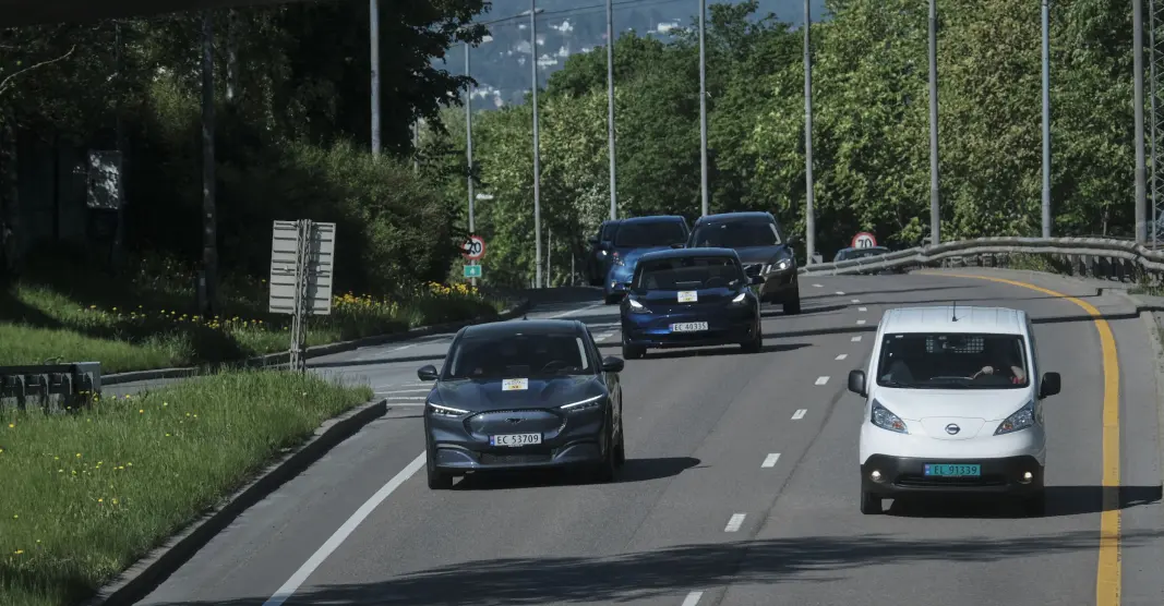 FÆRRE FORDELER FOR DISSE? Statens vegvesen vil heller prioritere kollektivtransport. Bildet er tatt i Oslo under Motor og NAFs rekkeviddetest i 2021. FÆRRE FORDELER FOR DISSE? Statens vegvesen vil heller prioritere kollektivtransport. Bildet er tatt i Oslo under Motor og NAFs rekkeviddetest i 2021.