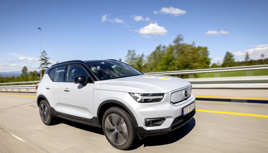 <span class=" font-weight-bold" data-lab-font_weight_desktop="font-weight-bold">BØLGEDAL:</span> Salget til Volvo – her representert ved elektriske XC40 – steg kraftig første halvår, men fikk en kraftig dupp i september. Chipmangelen er hovedårsaken. <span class=" font-weight-bold" data-lab-font_weight_desktop="font-weight-bold">BØLGEDAL:</span> Salget til Volvo – her representert ved elektriske XC40 – steg kraftig første halvår, men fikk en kraftig dupp i september. Chipmangelen er hovedårsaken.
