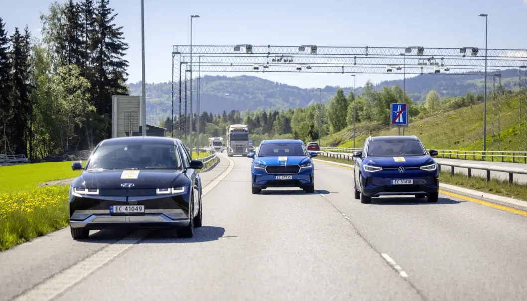 <span class=" font-weight-bold" data-lab-font_weight_desktop="font-weight-bold">DATAMASKINER: </span>De nye elbilene, her representert ved Ioniq 5, Skoda Enyaq og Volkswagen ID.4, krever masse ny teknologi. Men brist i leveransen av databrikker gir enorme konsekvenser. <span class=" font-weight-bold" data-lab-font_weight_desktop="font-weight-bold">DATAMASKINER: </span>De nye elbilene, her representert ved Ioniq 5, Skoda Enyaq og Volkswagen ID.4, krever masse ny teknologi. Men brist i leveransen av databrikker gir enorme konsekvenser.
