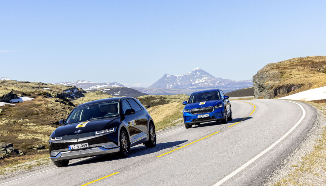 <span class=" font-weight-bold" data-lab-font_weight_desktop="font-weight-bold">NORSKTOPPEN:</span> Ioniq 5 fører an over Venabygdsfjellet med Skoda Enyaq på hjul. For mange vil et elbilkjøp handle om disse to. <span class=" font-weight-bold" data-lab-font_weight_desktop="font-weight-bold">NORSKTOPPEN:</span> Ioniq 5 fører an over Venabygdsfjellet med Skoda Enyaq på hjul. For mange vil et elbilkjøp handle om disse to.