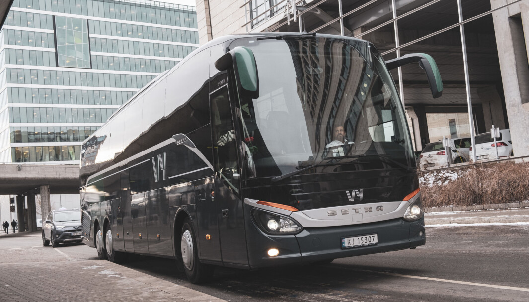 MOBILSVAR: Vy Buss har registrert 28 hendelser med mobilbruk hos sjåførene siden 2019. MOBILSVAR: Vy Buss har registrert 28 hendelser med mobilbruk hos sjåførene siden 2019.
