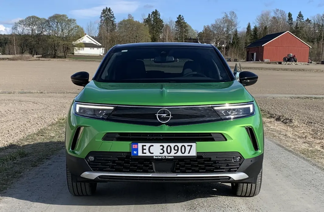 <span class=" font-weight-bold" data-lab-font_weight_desktop="font-weight-bold">MANTA-INSPIRERT:</span> Opel-kjennere vil dra kjensel på 70-tallsinspirasjonen i fronten. <span class=" font-weight-bold" data-lab-font_weight_desktop="font-weight-bold">MANTA-INSPIRERT:</span> Opel-kjennere vil dra kjensel på 70-tallsinspirasjonen i fronten.