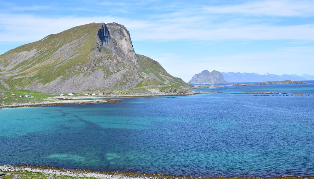 <span class="font-weight-bold" data-lab-font_weight_desktop="font-weight-bold">MEKTIG NATUR:</span> Skjersvika mot Nordlandsnipen på Værøy. <span class="font-weight-bold" data-lab-font_weight_desktop="font-weight-bold">MEKTIG NATUR:</span> Skjersvika mot Nordlandsnipen på Værøy.