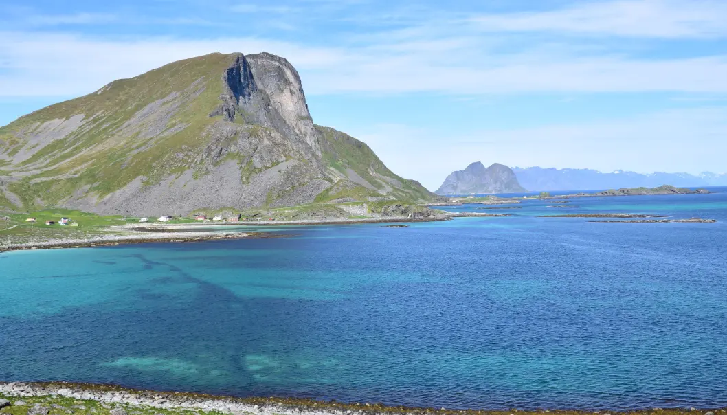 <span class="font-weight-bold" data-lab-font_weight_desktop="font-weight-bold">MEKTIG NATUR:</span> Skjersvika mot Nordlandsnipen på Værøy. <span class="font-weight-bold" data-lab-font_weight_desktop="font-weight-bold">MEKTIG NATUR:</span> Skjersvika mot Nordlandsnipen på Værøy.