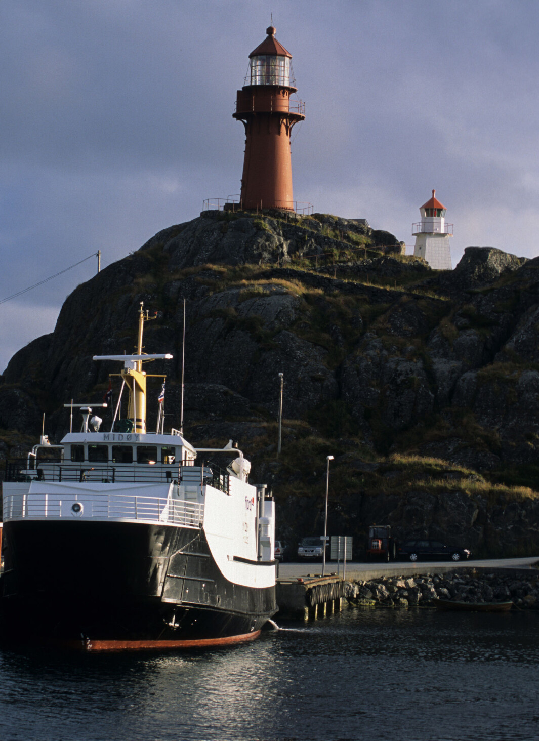 <span class="font-weight-bold" data-lab-font_weight_desktop="font-weight-bold">UT MOT HAVET:</span> Ferden til Ona kan være ruskete i dårlig vær, men selve fiskeværet er godt skjermet. <span class="font-weight-bold" data-lab-font_weight_desktop="font-weight-bold">UT MOT HAVET:</span> Ferden til Ona kan være ruskete i dårlig vær, men selve fiskeværet er godt skjermet.