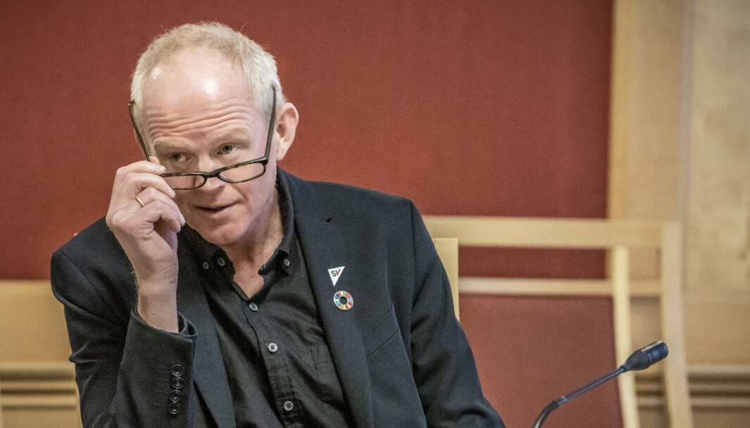VIL HA VEI-STANS: Lars Haltbrekken (SV) mener lavere trafikk under pandemien må få konsekvenser for pengebruken i norsk samferdsel. VIL HA VEI-STANS: Lars Haltbrekken (SV) mener lavere trafikk under pandemien må få konsekvenser for pengebruken i norsk samferdsel.